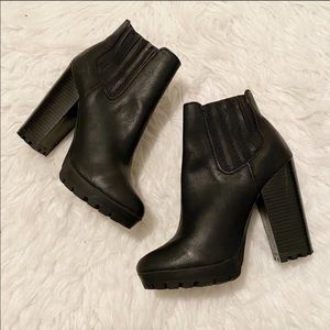 Candie’s Chunky Heel Chelsea Boot